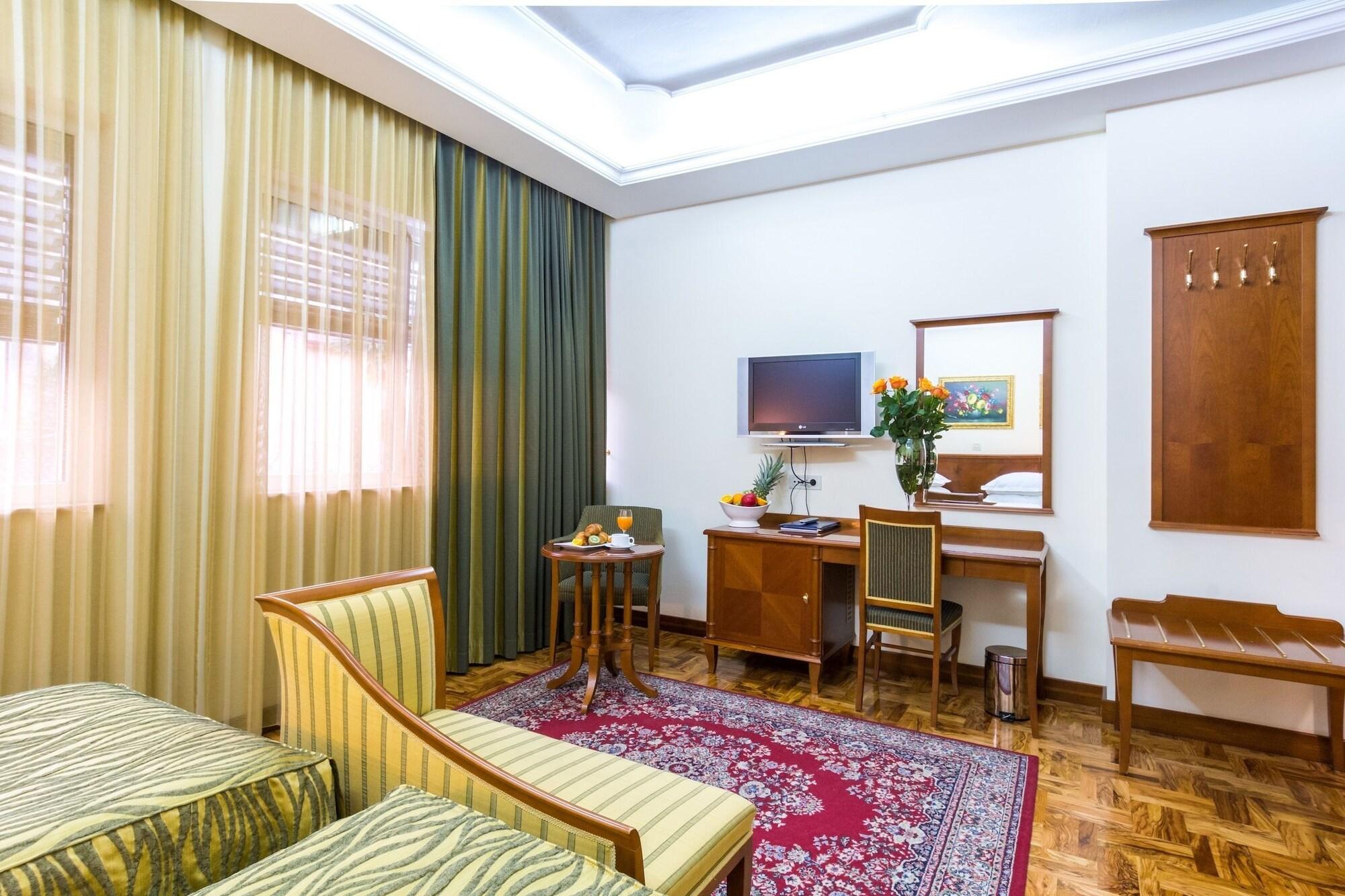 Palazzo President Hotel Split Bagian luar foto