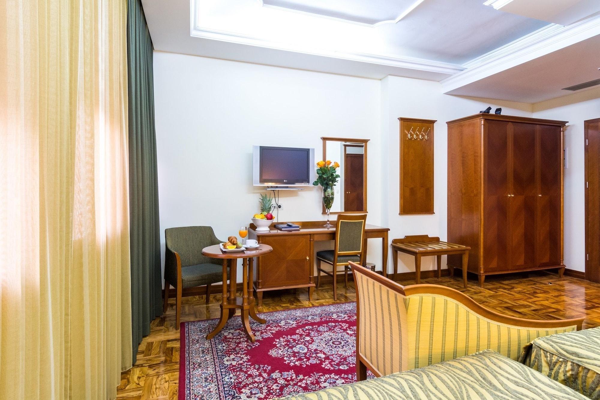 Palazzo President Hotel Split Bagian luar foto